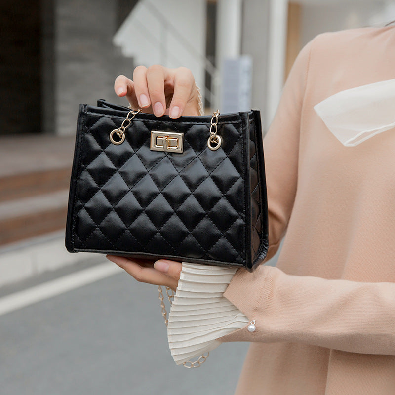 Mini Chain Shoulder
